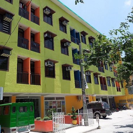 Big M Condotel Las Piñas Εξωτερικό φωτογραφία