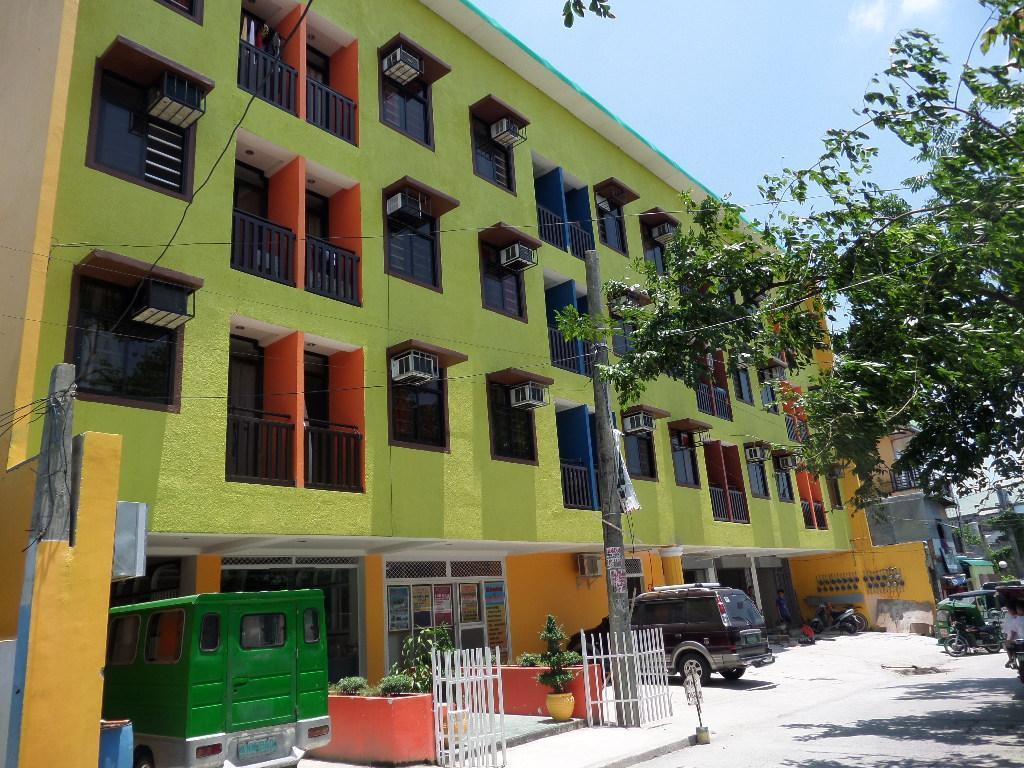 Big M Condotel Las Piñas Εξωτερικό φωτογραφία